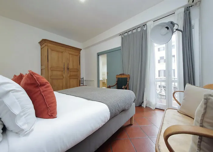 Pantheon 2 Bedrooms *